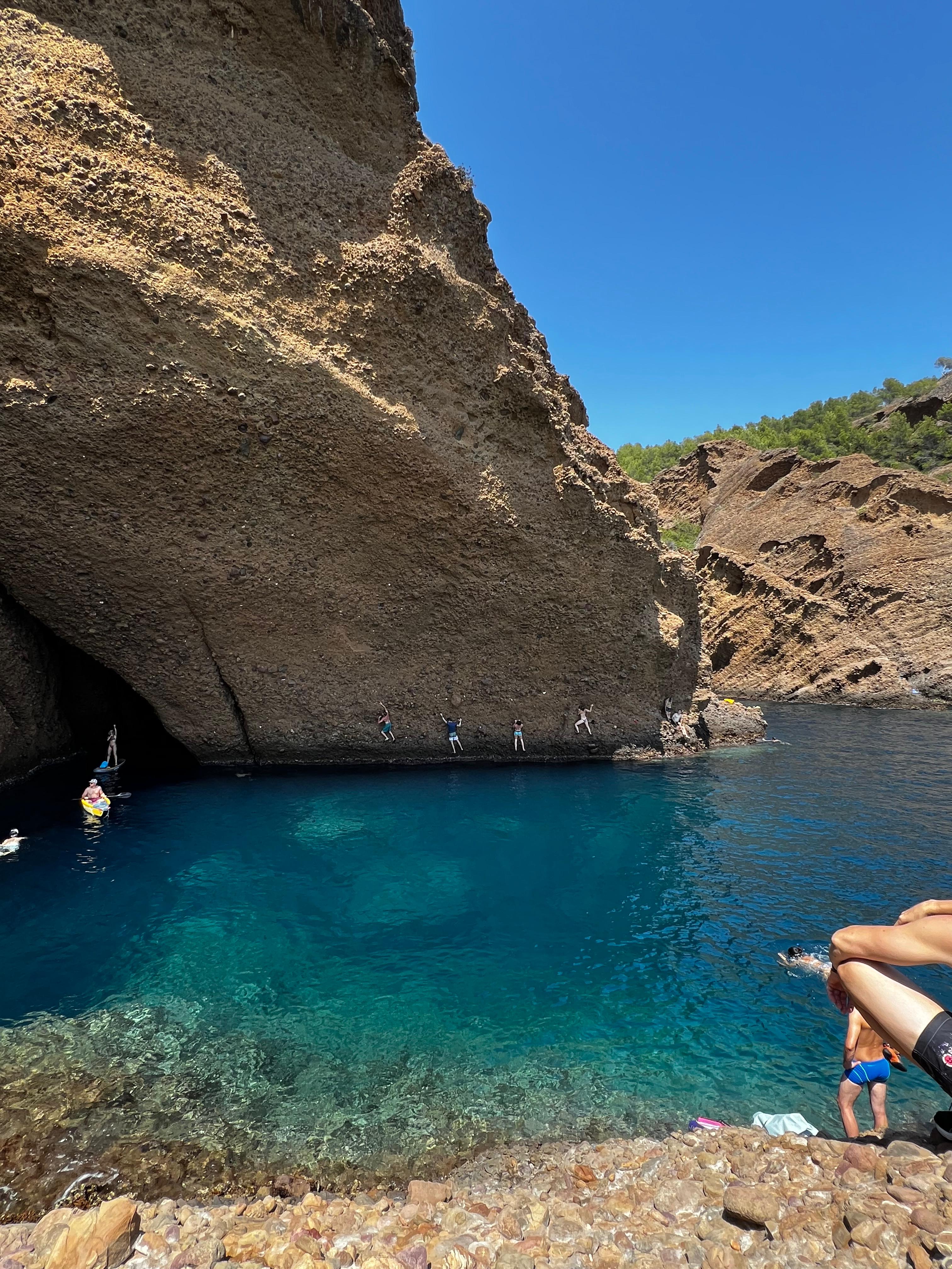 Le Trou du Diable à La Ciotat - Topo Deep Water solo climbing